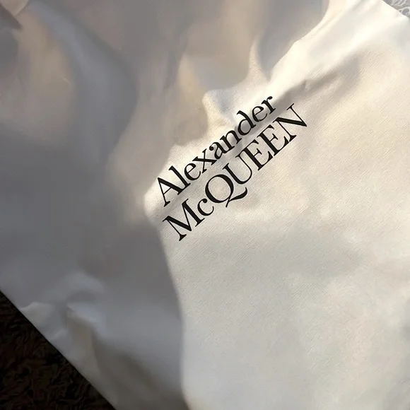 Alexander McQUEEN Studded Detail Pumps, New, w/Dust Bag, Size EU37 - Picture 6 of 9